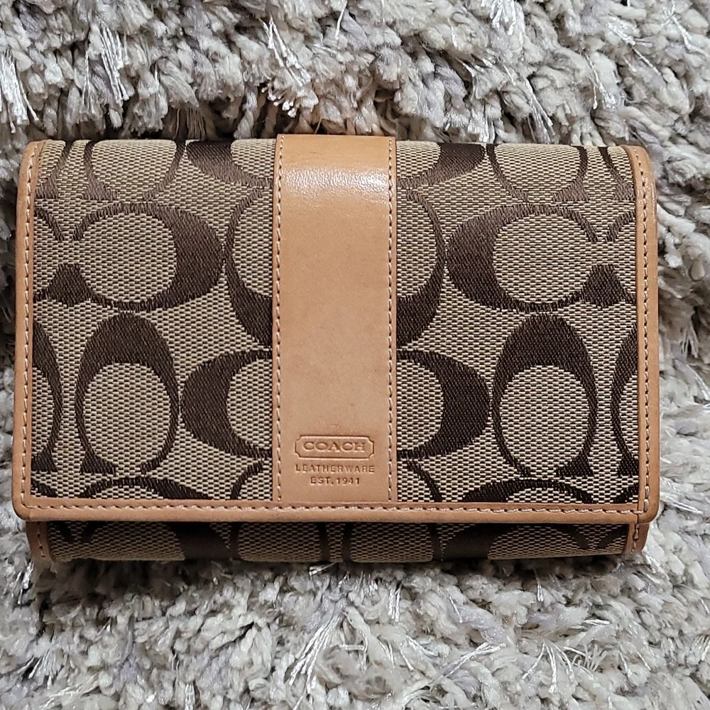 🤩🤩Coach  bifold Wallet signature canvas
